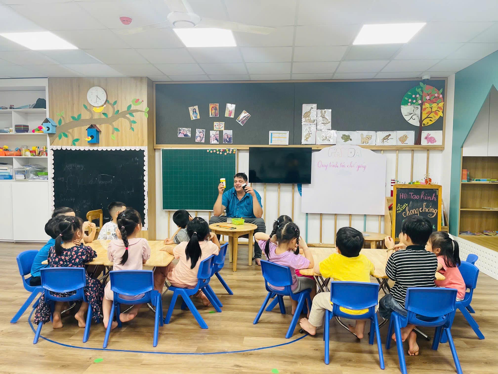 oạt động thủ công thú vị: Cùng bé làm Mặt Trời từ dấu tay